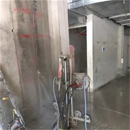 橋梁擴(kuò)建防護(hù)欄切割拆除